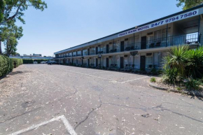 Отель The Prince Mark Motel  Юмеммирринг